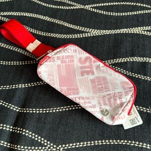 Lululemon everywhere belt bag